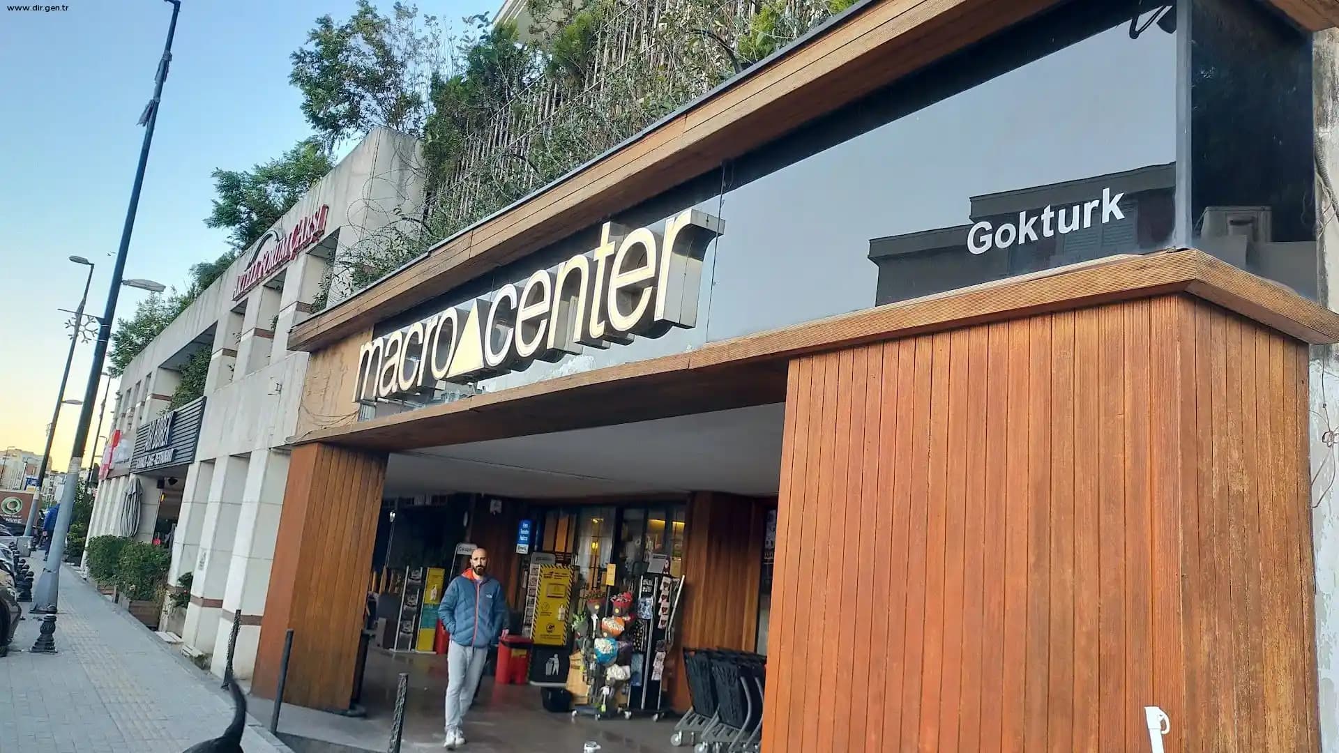 Göktürk Macrocenter: Kaliteli ve Çeşitli Ürünlerle Modern Alışveriş Deneyimi