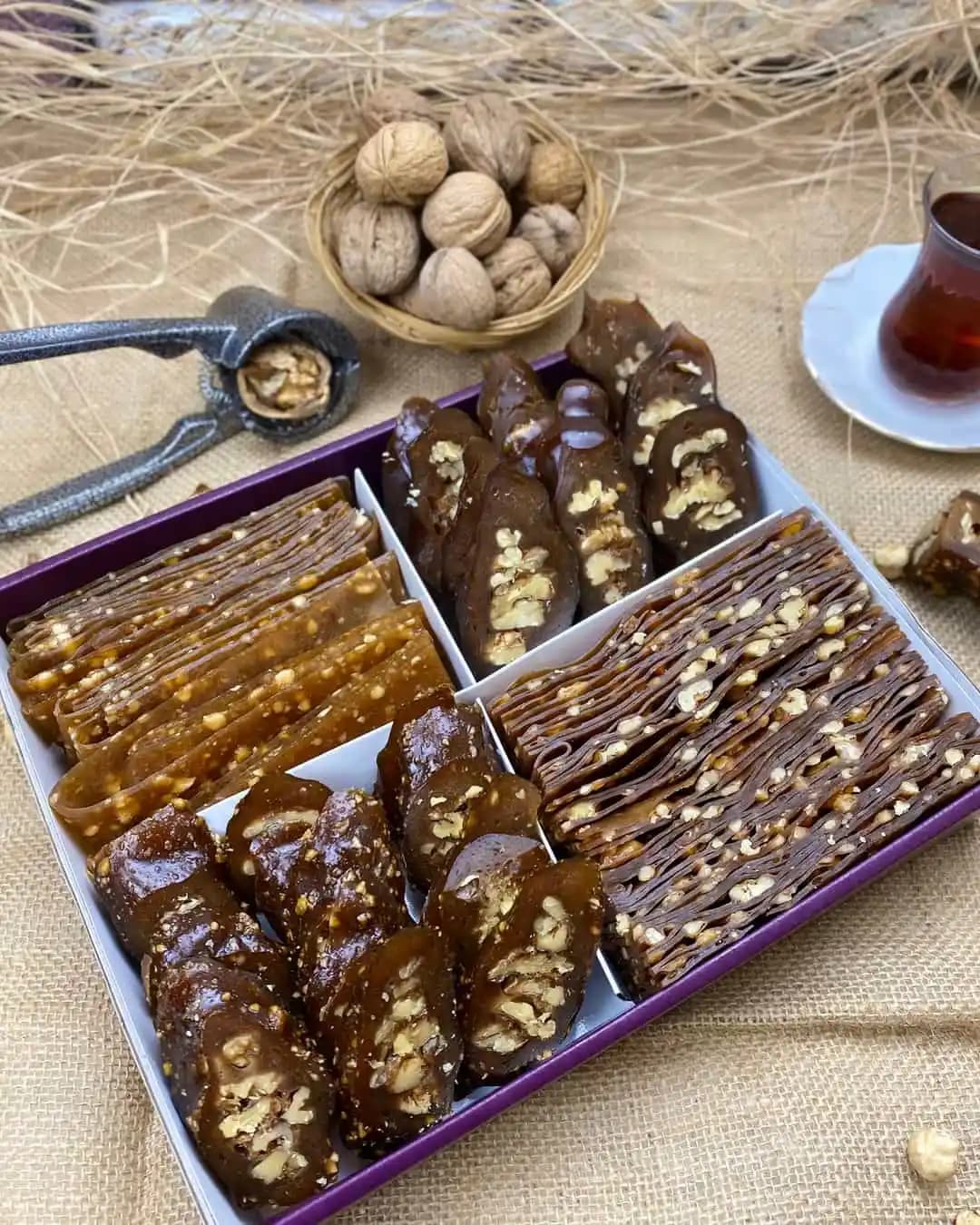 Gümeşhane Köme: Geleneksel Karadeniz Lezzeti ve Sağlıklı Atıştırmalık Seçeneği