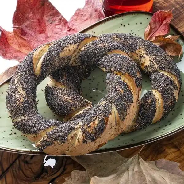 Haşhaşlı Simit: Geleneksel Türk Lezzetinin Modern Yansıması ve Sağlık Faydaları