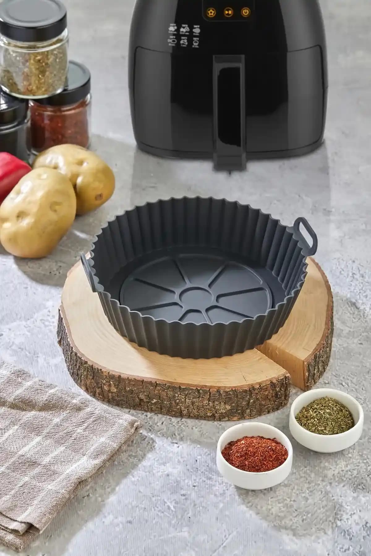 Supermarketlerde Satılan Airfryer Pişirme Kabı ile Sağlıklı ve Pratik Yemekler